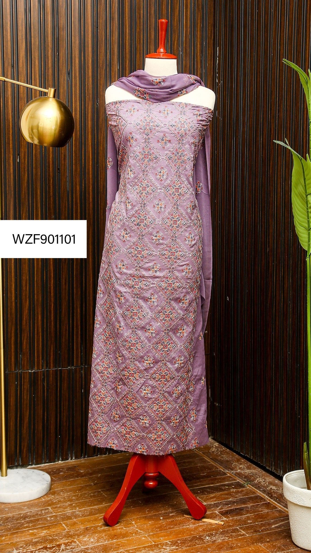 Korean Lawn Embroided 3 PC Warda Zainab