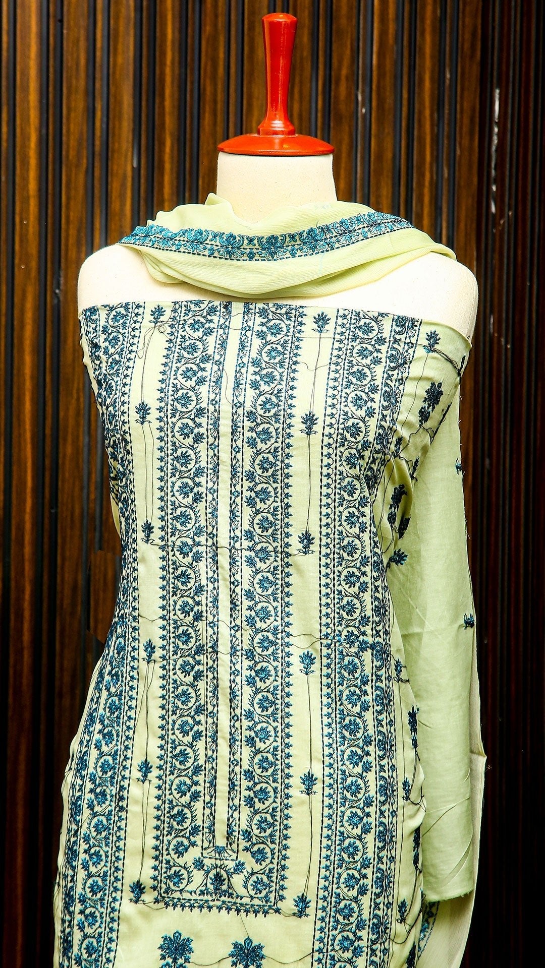 Korean Lawn Embroided 3 PC Warda Zainab